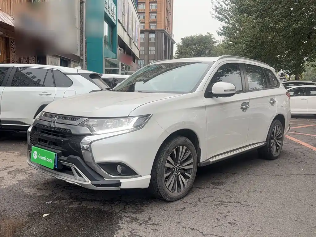 Mitsubishi Outlander — миниатюра 7