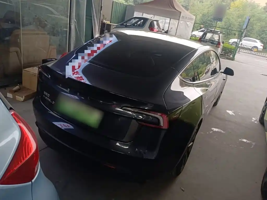 Tesla Model 3 — миниатюра 7