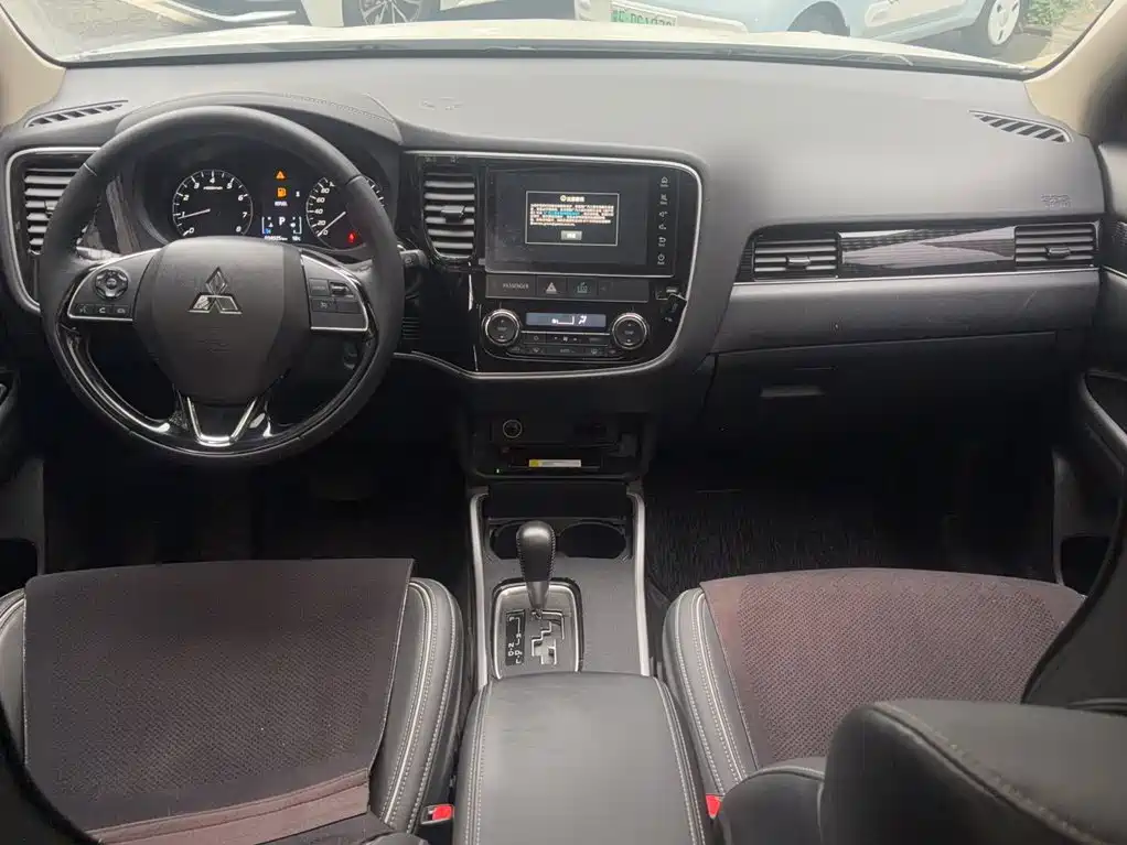 Mitsubishi Outlander — миниатюра 19