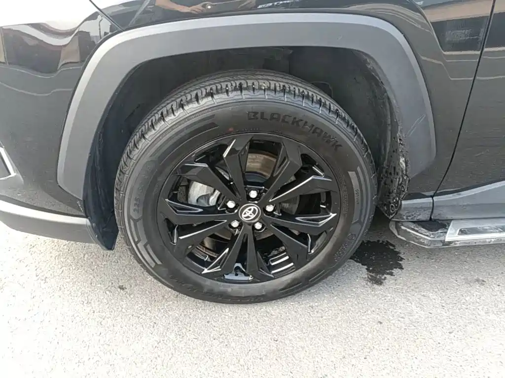 Toyota RAV4 — миниатюра 23