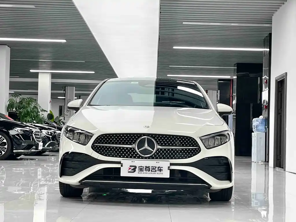 Mercedes-Benz A-Class A 2023 A 200 L Fashion