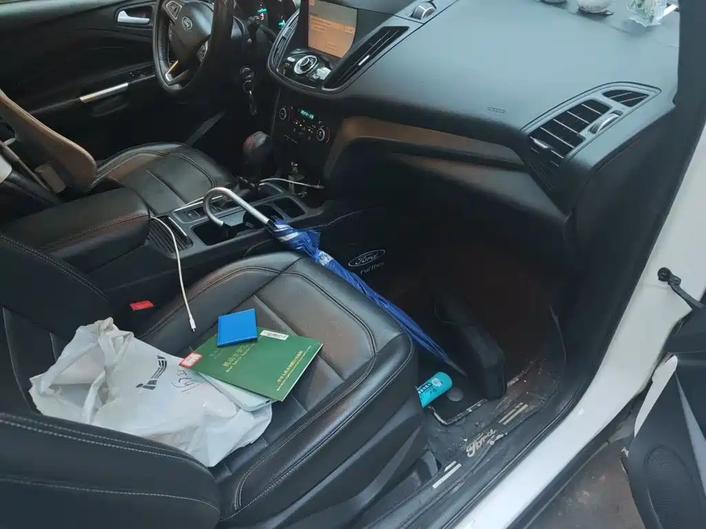 Ford Kuga — миниатюра 19