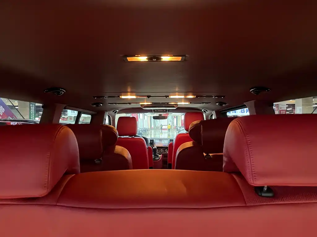 Volkswagen Caravelle — миниатюра 14