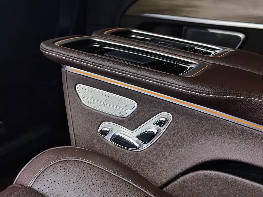 Mercedes-Benz V-Class — миниатюра 11