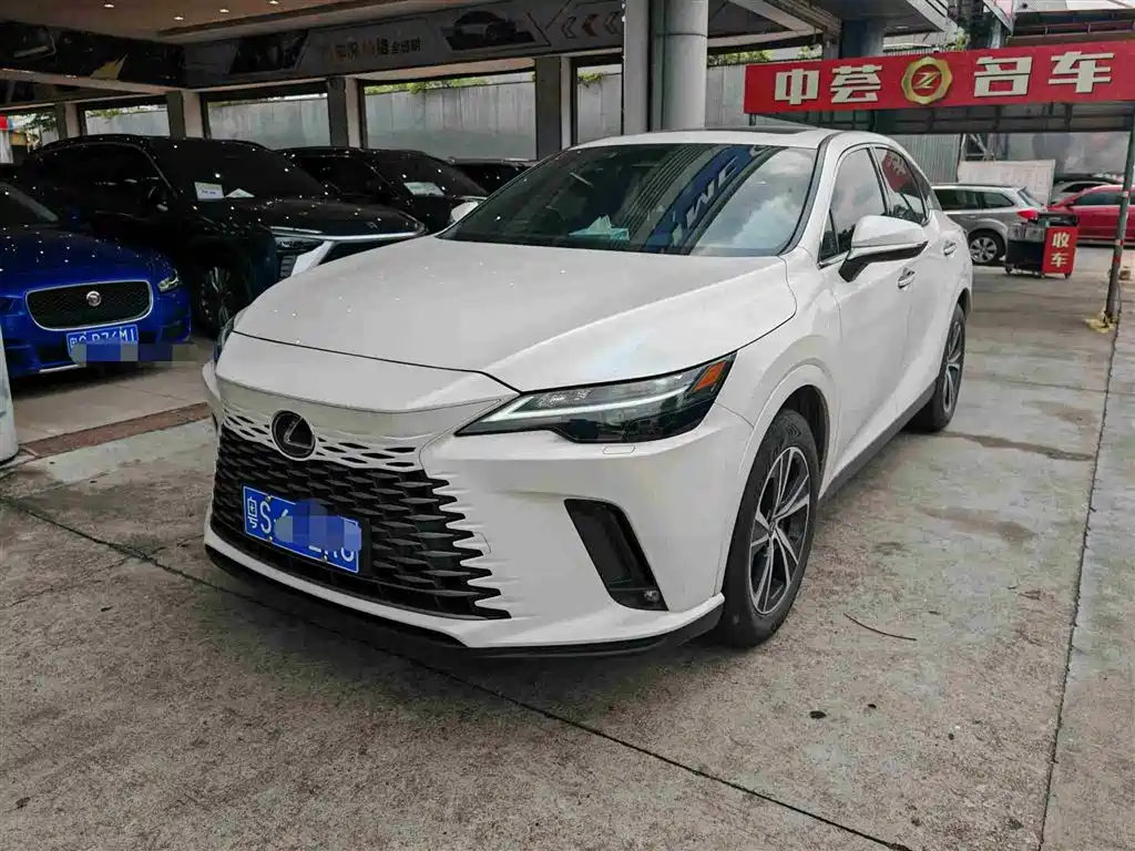 Lexus RX 2023