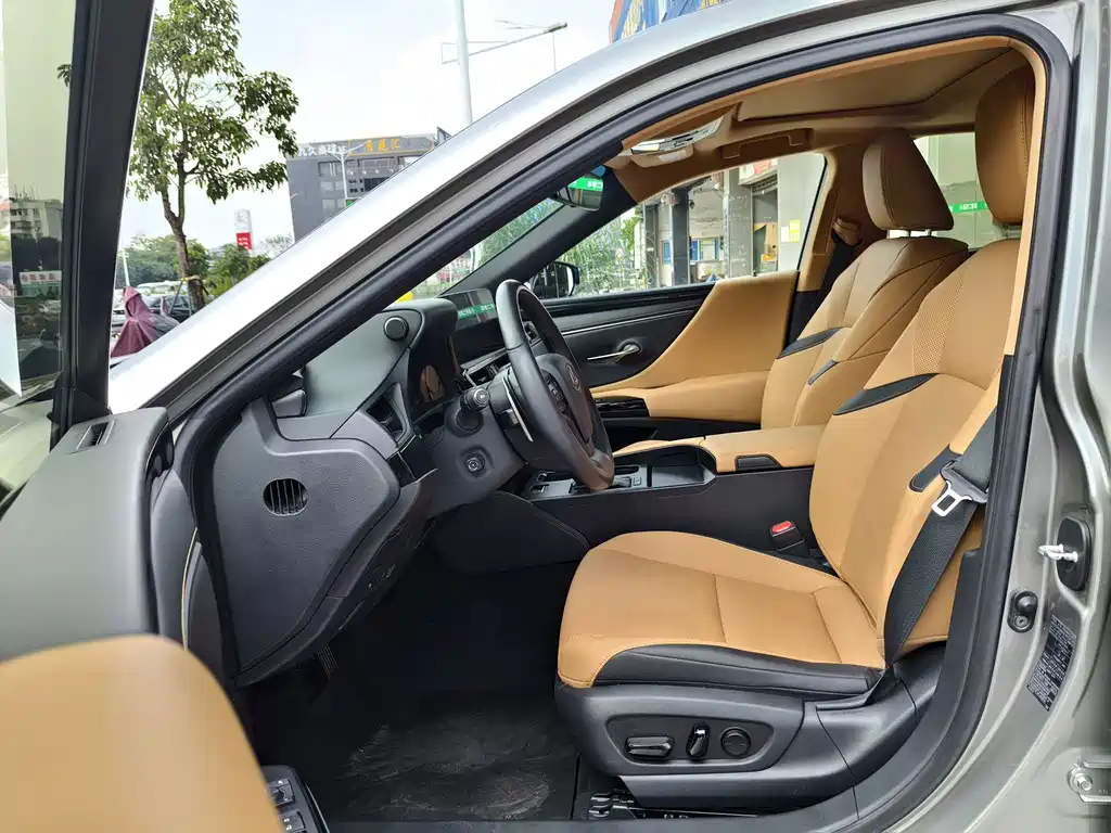 Lexus ES — миниатюра 7