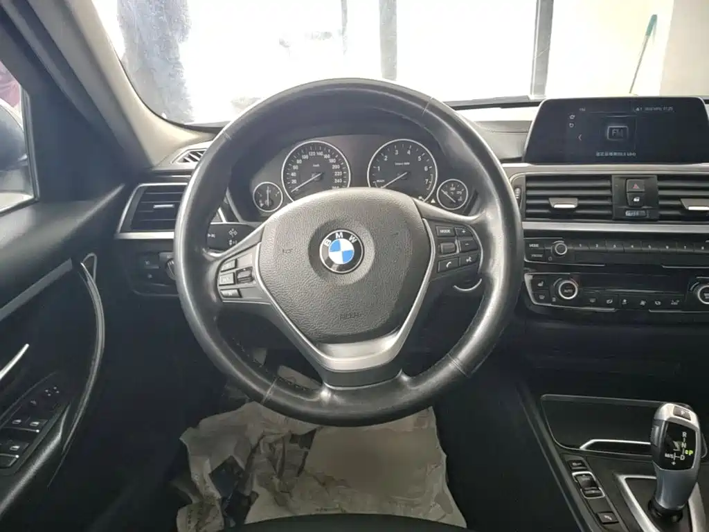 BMW 3 Series — миниатюра 11