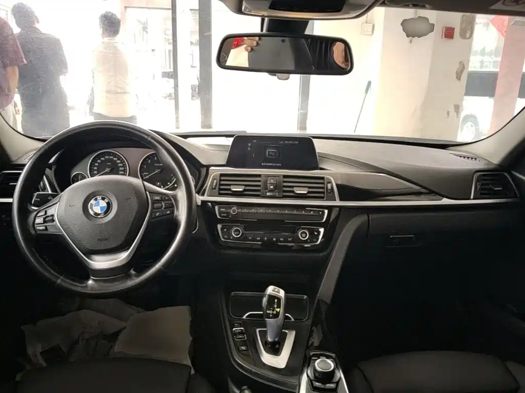 BMW 3 Series — миниатюра 10