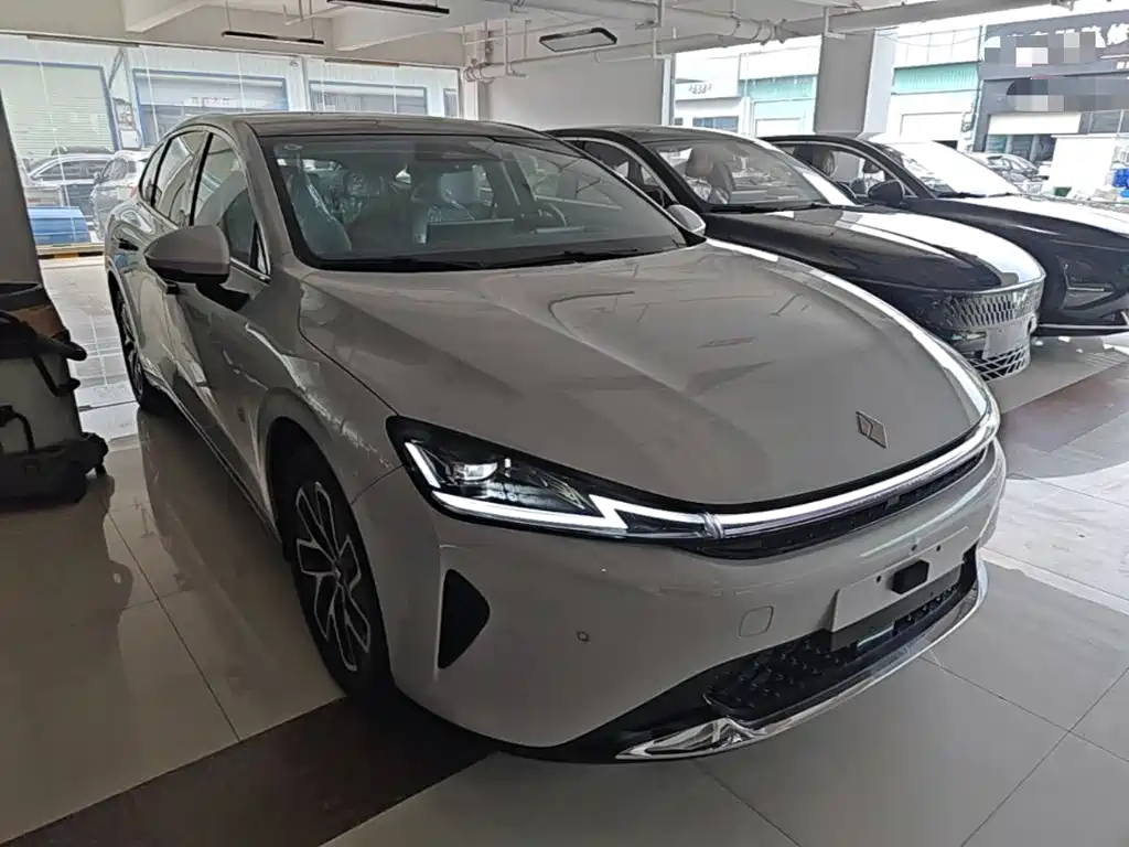 Baojun Xiangjing — миниатюра 4