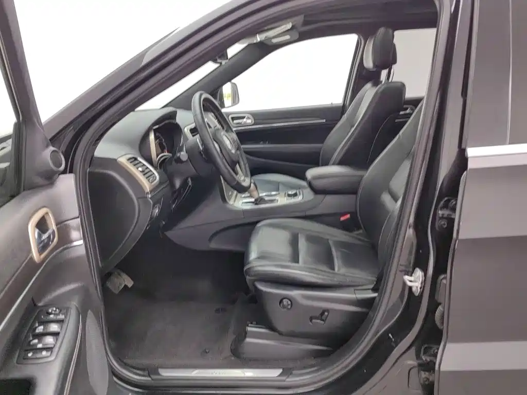 Jeep Grand Cherokee (Import) — миниатюра 10