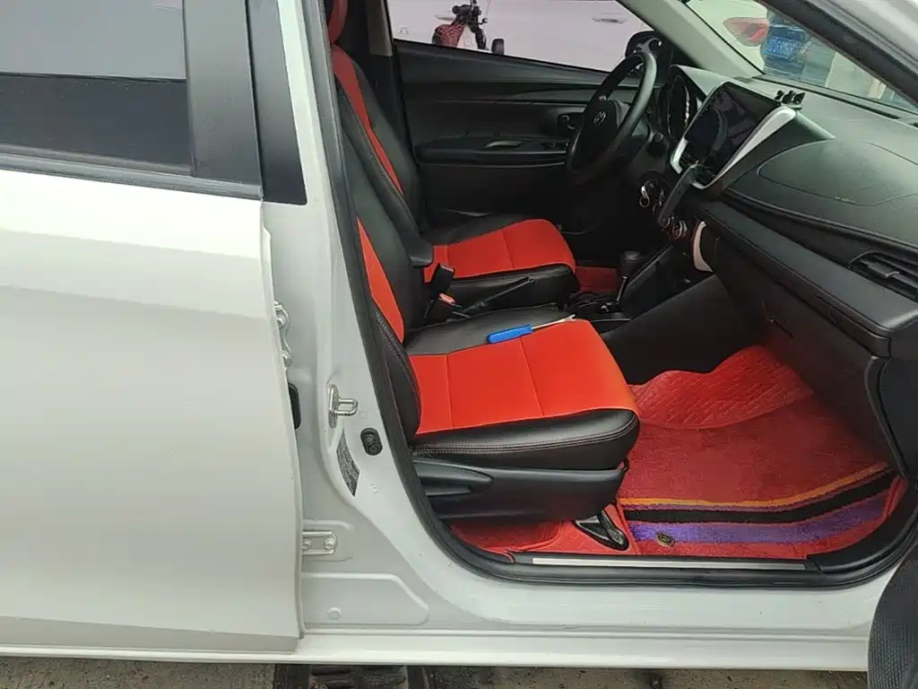 Toyota Yaris L — миниатюра 25