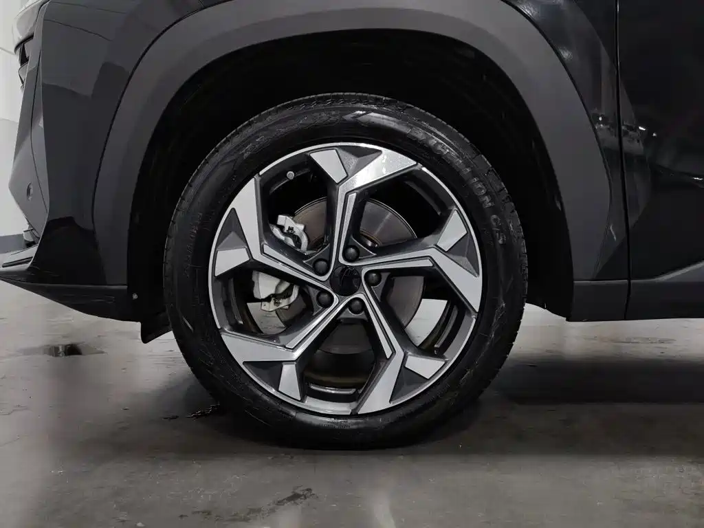 Geely Boyue L — миниатюра 17