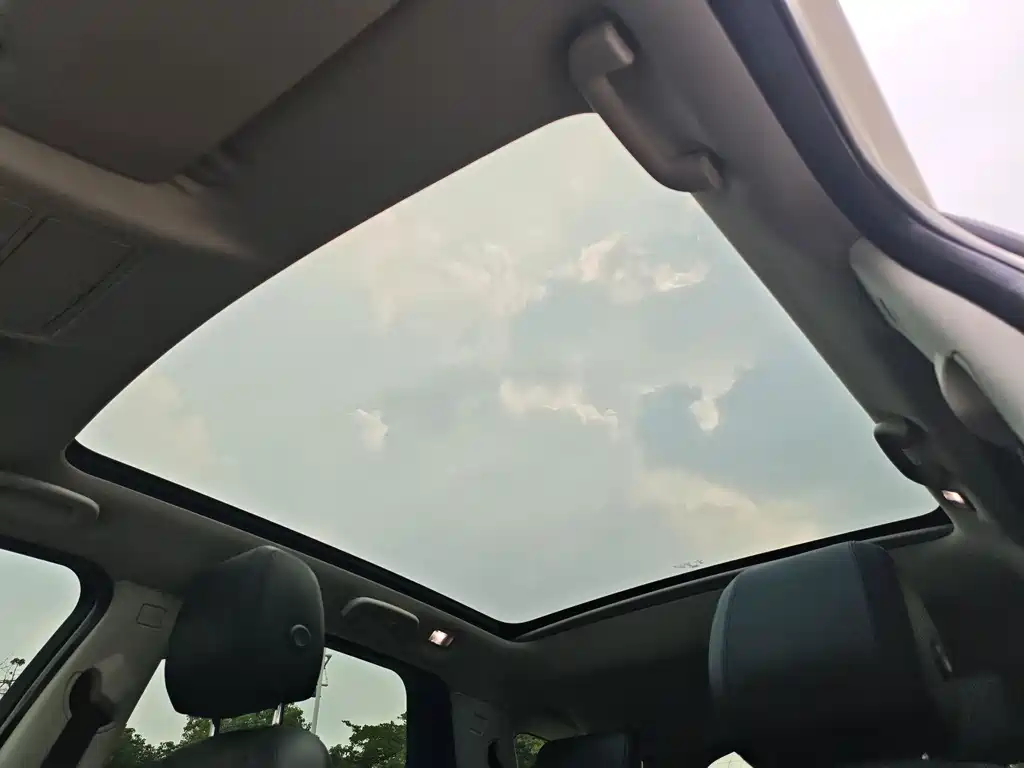 Land Rover Discovery Sport — миниатюра 8