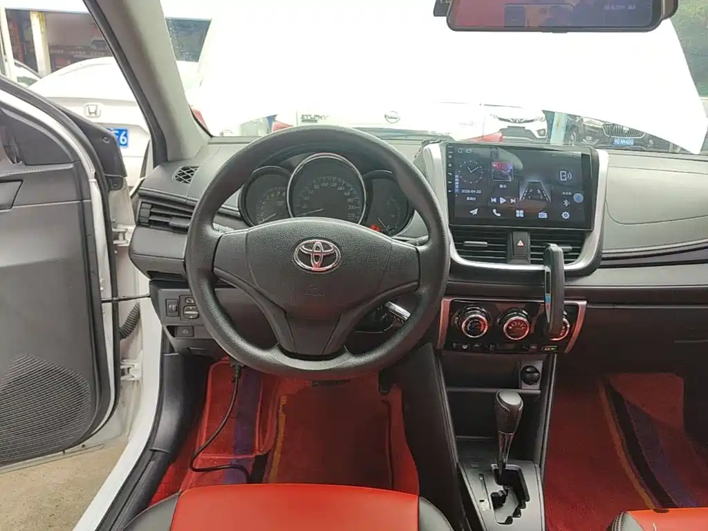 Toyota Yaris L — миниатюра 11