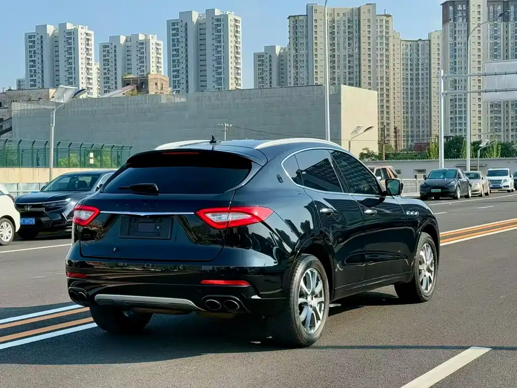 Maserati Levante — миниатюра 7