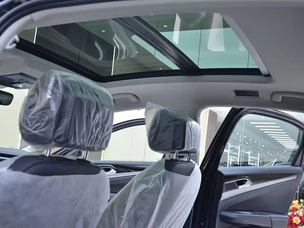 Volkswagen Passat - фото 13