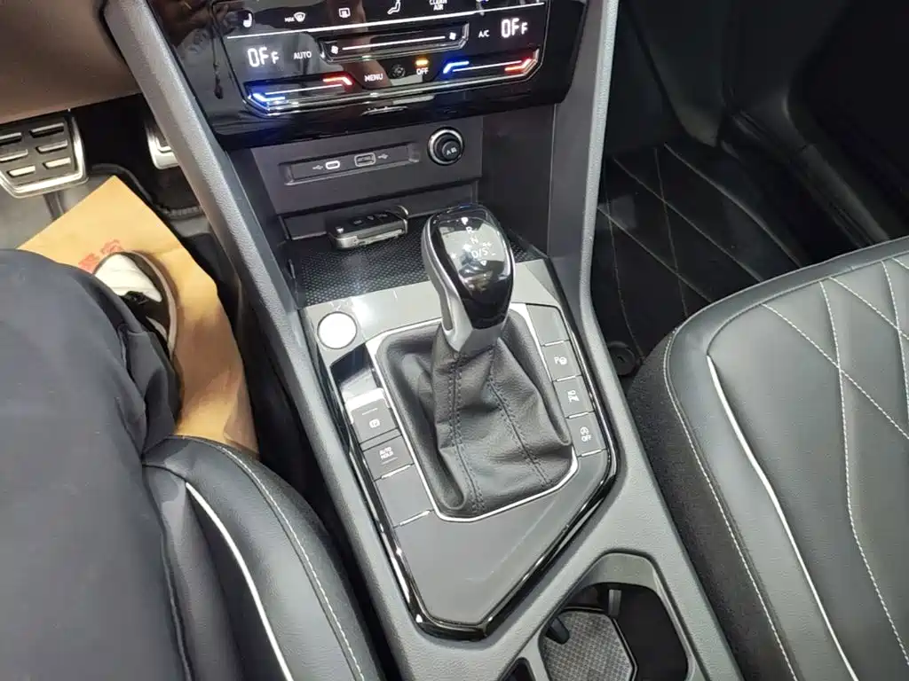 Volkswagen Tiguan L — миниатюра 14