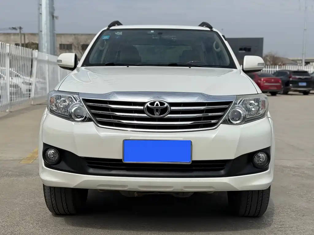 TOYOTA FORTUNER