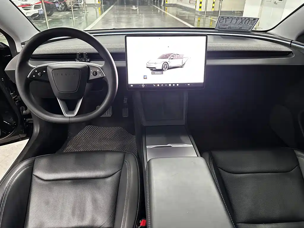 Tesla Model 3 — миниатюра 10