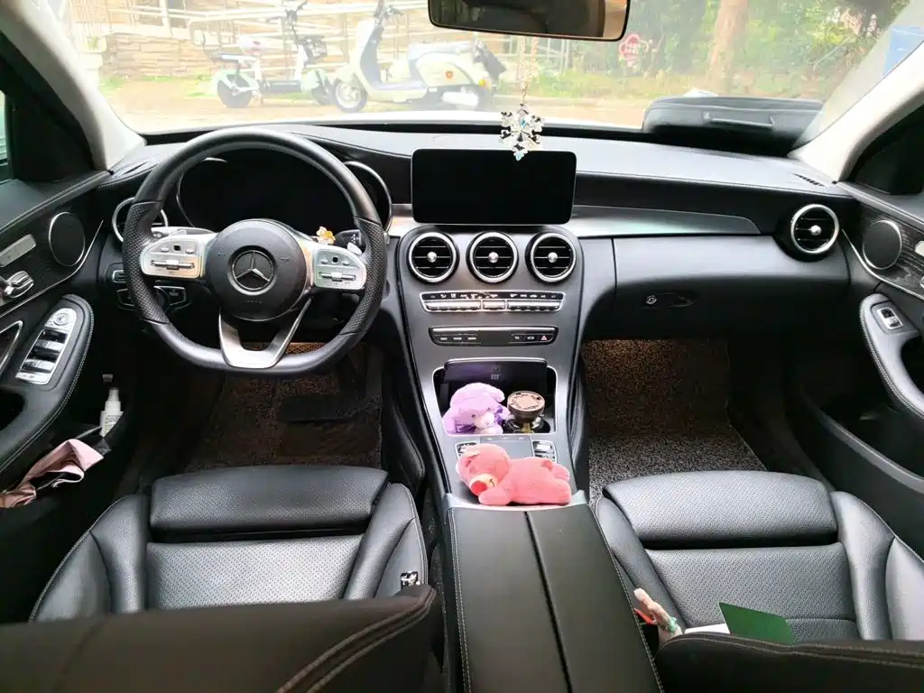 Mercedes-Benz C-Class — миниатюра 13