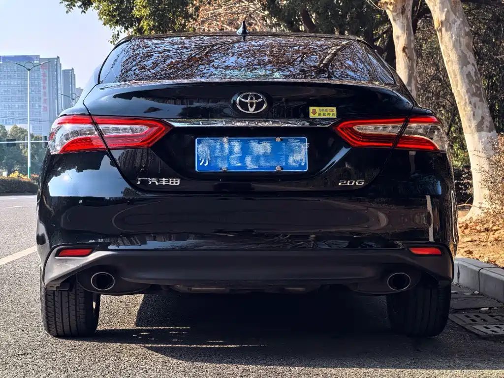 Toyota Camry — миниатюра 5