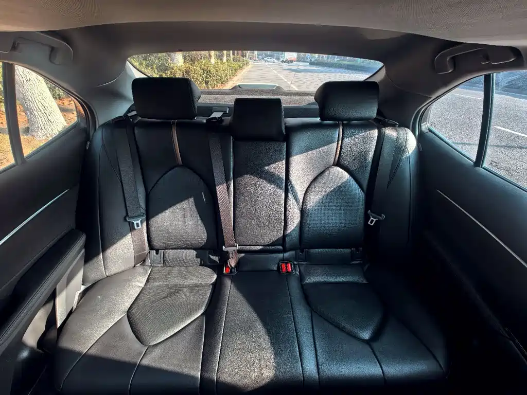 Toyota Camry — миниатюра 7