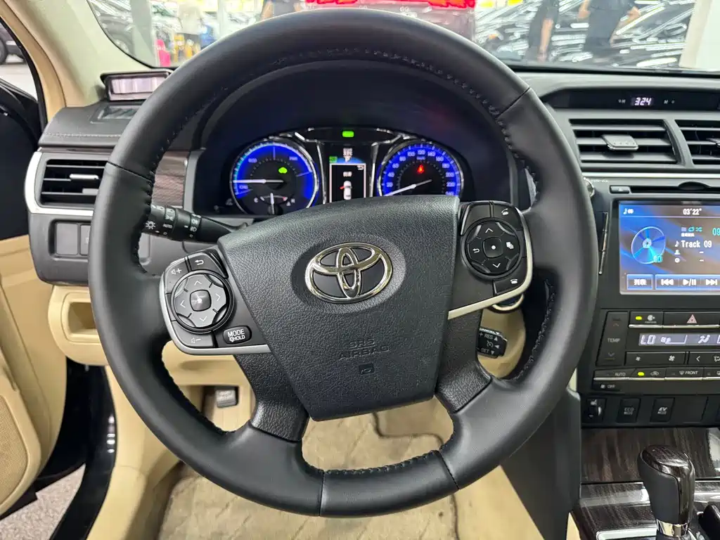 Toyota Camry — миниатюра 13