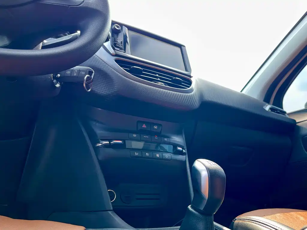 Peugeot 2008 — миниатюра 15