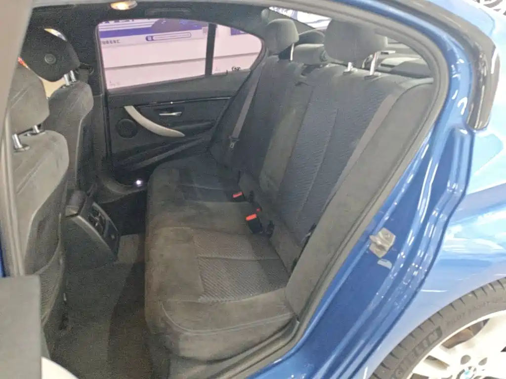 BMW 3 Series — миниатюра 17