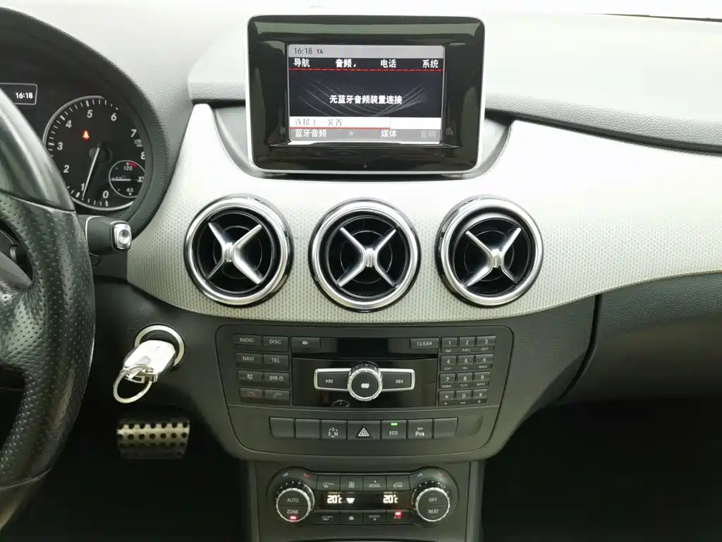 Mercedes-Benz B-Class — миниатюра 12