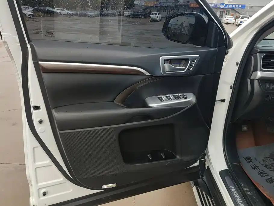 Toyota Highlander — миниатюра 7