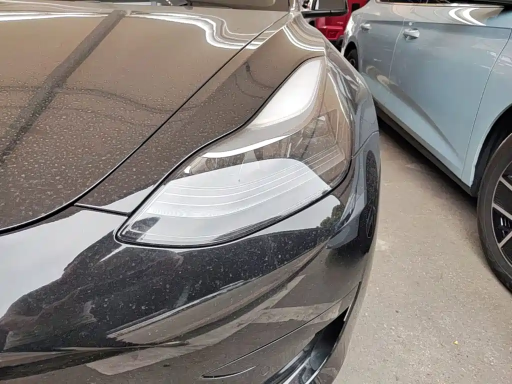 Tesla Model 3 — миниатюра 24