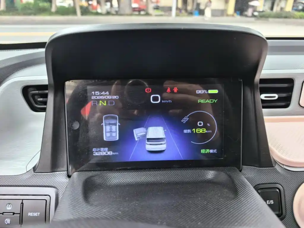 Wuling MINIEV — миниатюра 12