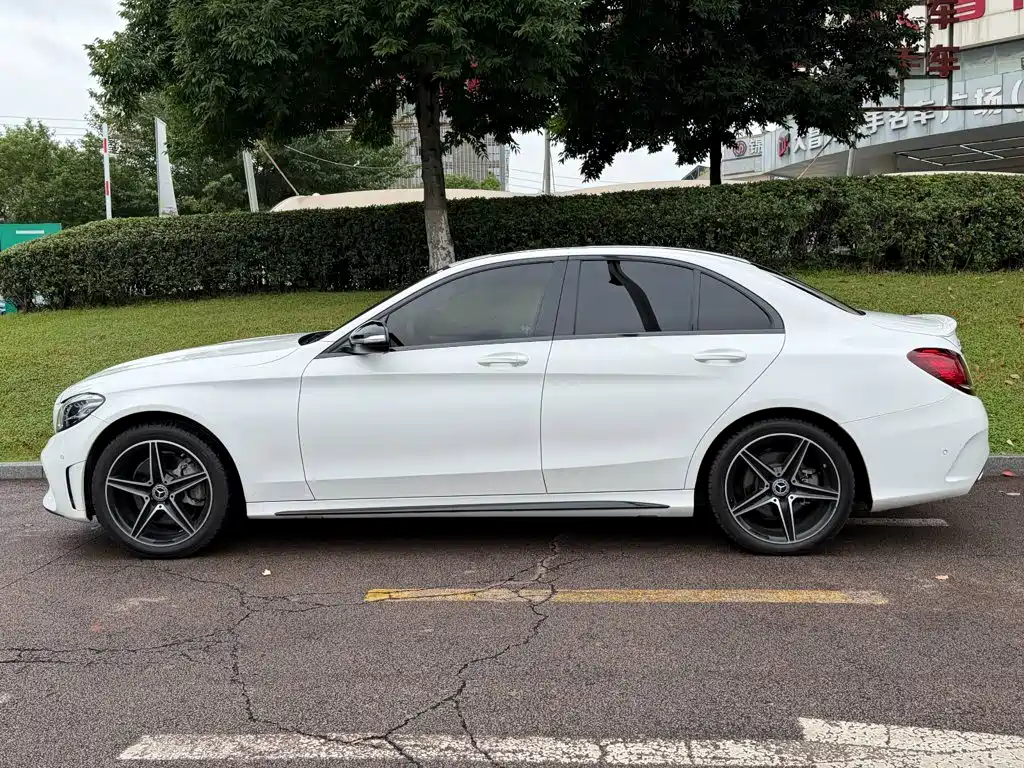 Mercedes-Benz C-Class — миниатюра 3