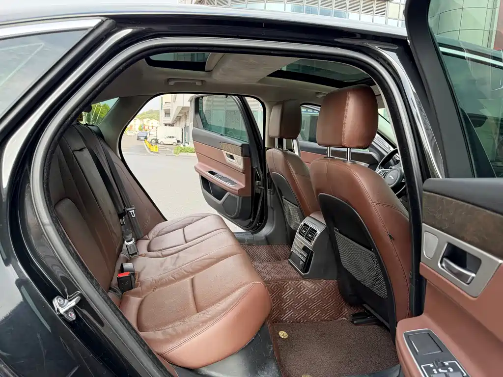 Jaguar XFL — миниатюра 10