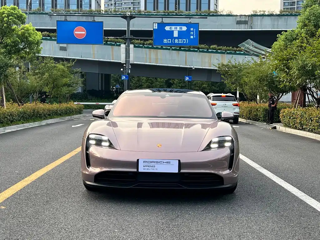 Porsche Taycan — миниатюра 2