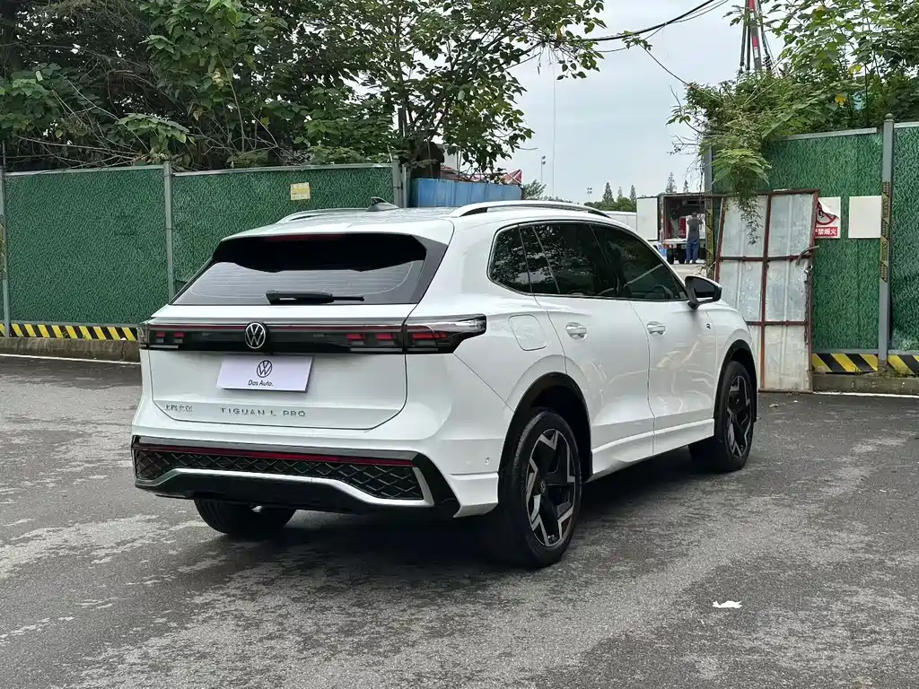 Volkswagen Tiguan L — миниатюра 7