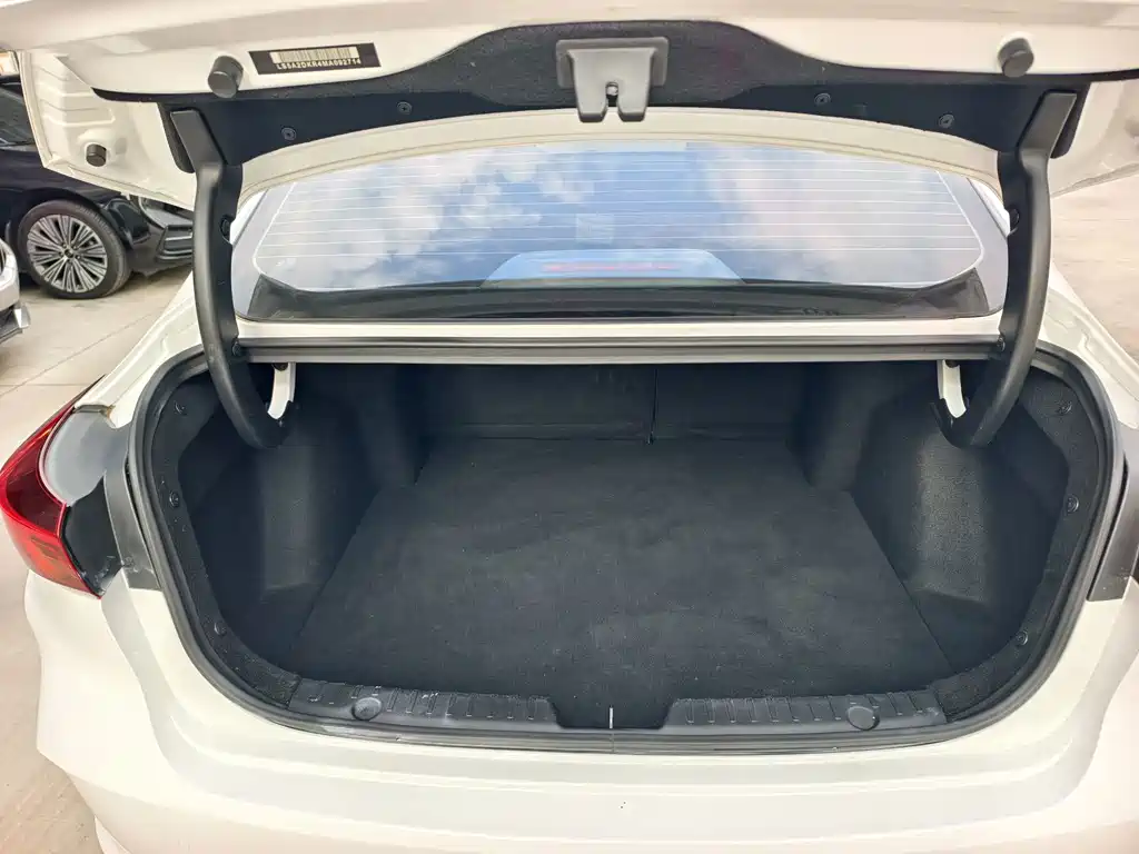 Changan Eado — миниатюра 10