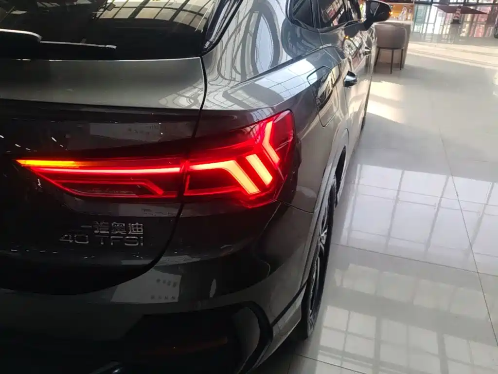 Audi Q3 Sportback — миниатюра 8