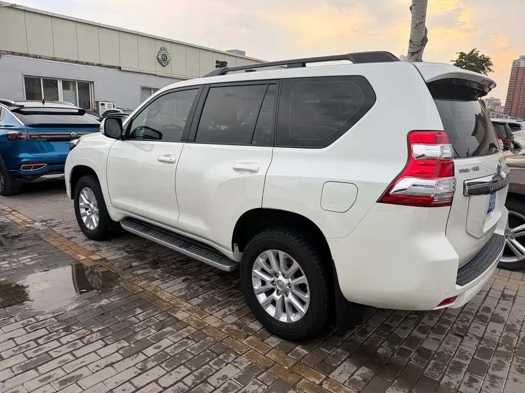 Toyota Prado — миниатюра 3