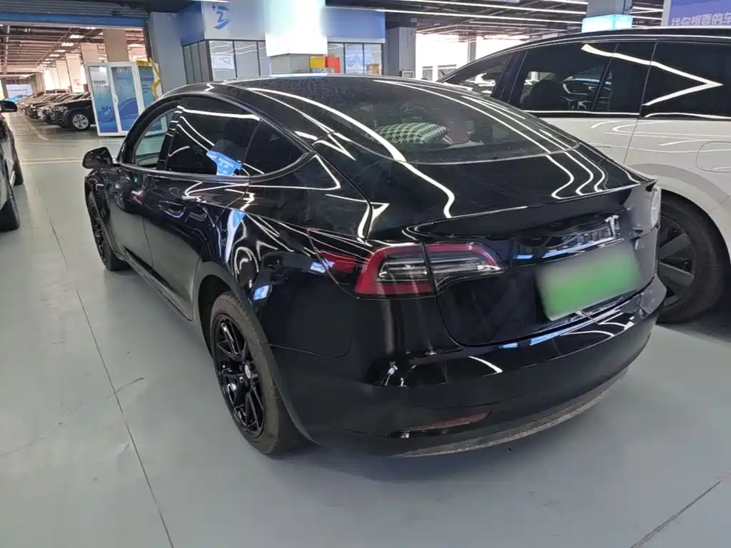 Tesla Model 3 — миниатюра 5