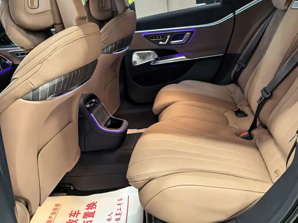 Mercedes-Benz E-Class — миниатюра 7