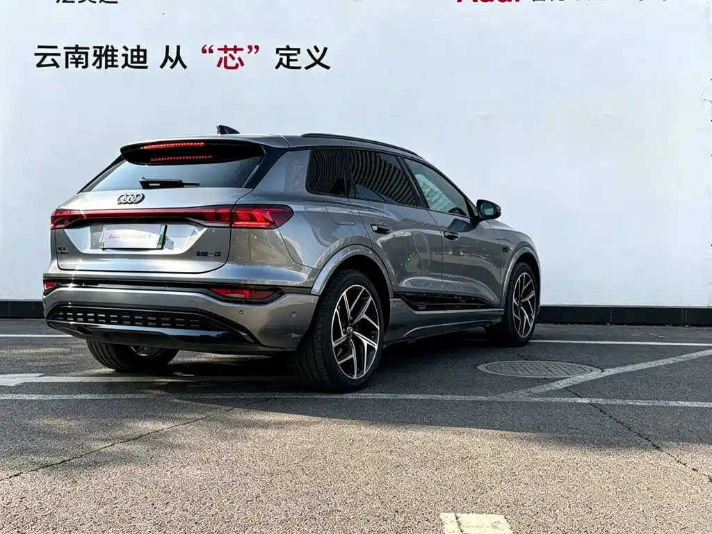 Audi Q6L e-tron — миниатюра 5