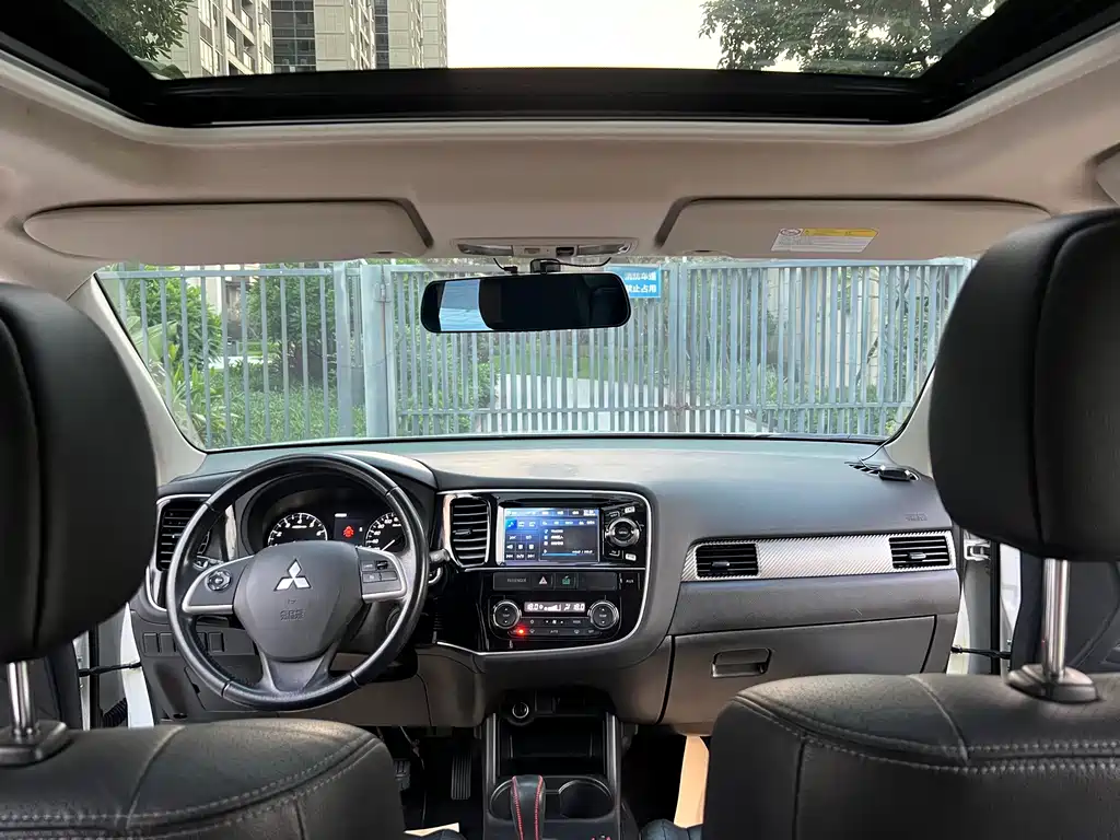 Mitsubishi Outlander (Import) — миниатюра 13