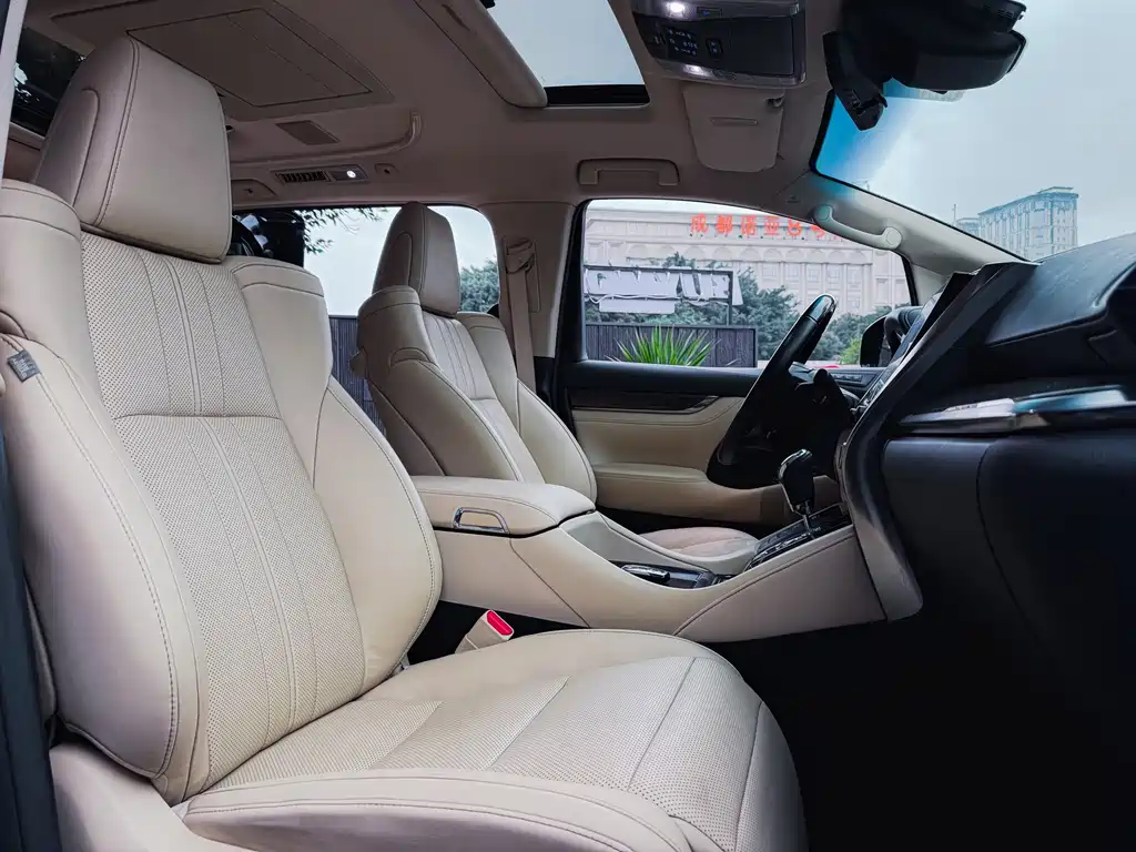 Toyota Vellfire 2021 2.5L HV Luxury
