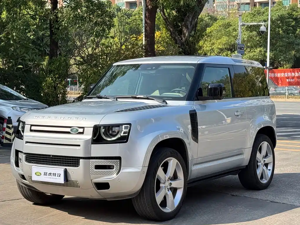Land Rover Defender 2022