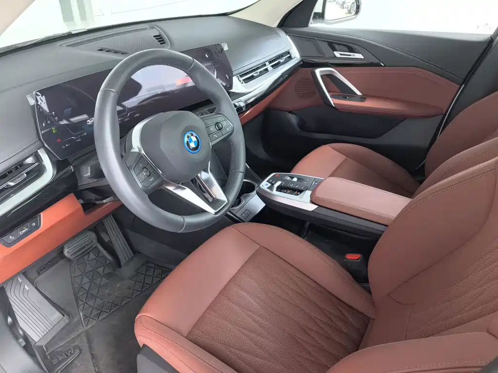 BMW iX1 — миниатюра 12