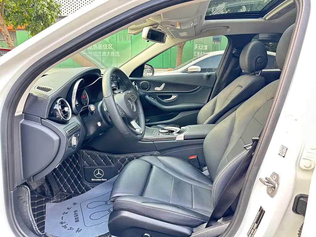 Mercedes-Benz C-Class — миниатюра 5