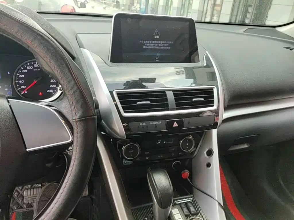 Mitsubishi Eclipse Cross — миниатюра 13