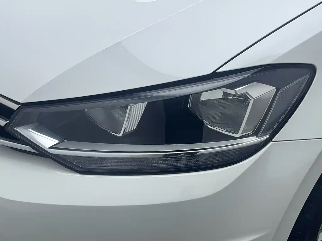 Volkswagen Touran — миниатюра 9